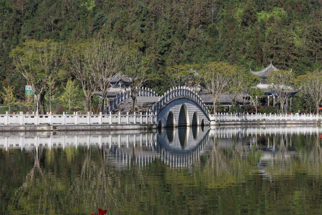 保山| 龙山湖——心灵栖息的"宝地"_龙陵_烧烤_子民