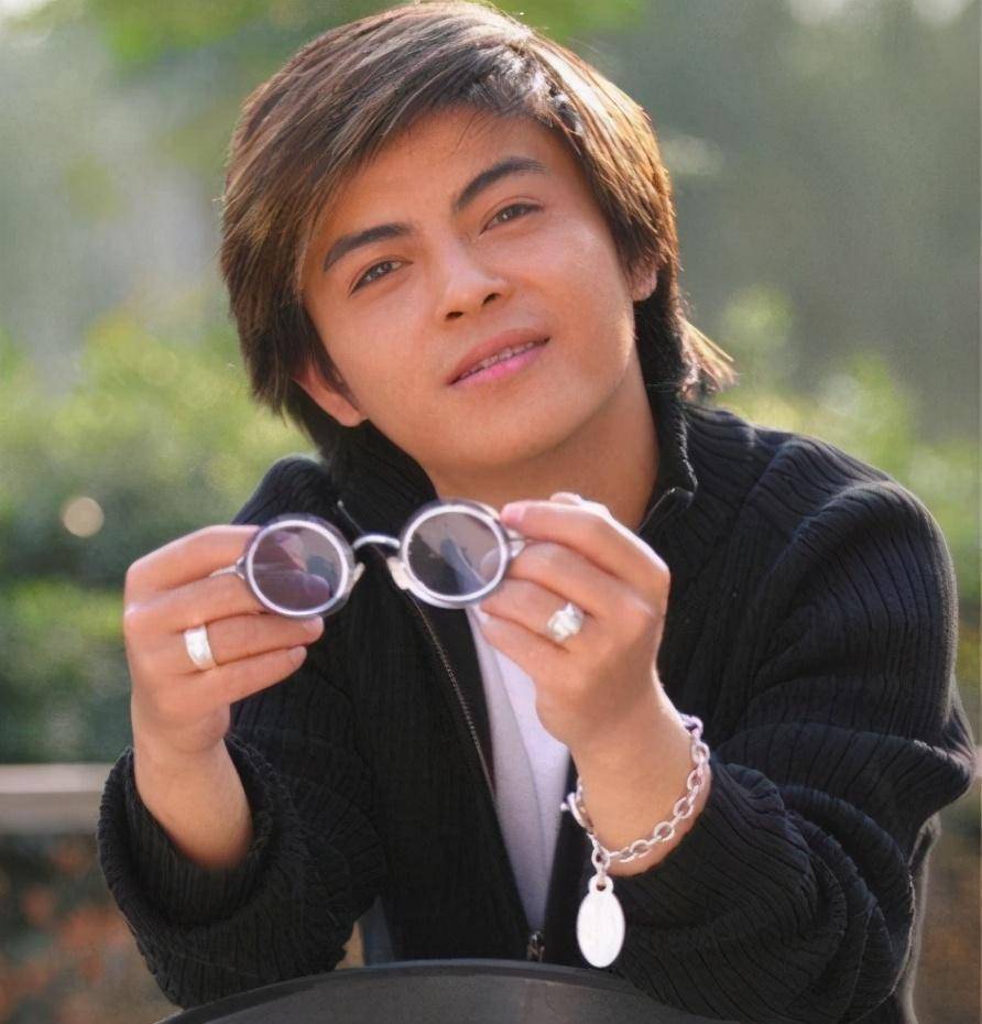 "天才童星"方超:2岁开始拍戏,因矮被艺术院拒收