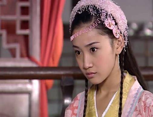 《龙飞相公》中段天爱的头饰真的是没有最夸张只有更夸张!