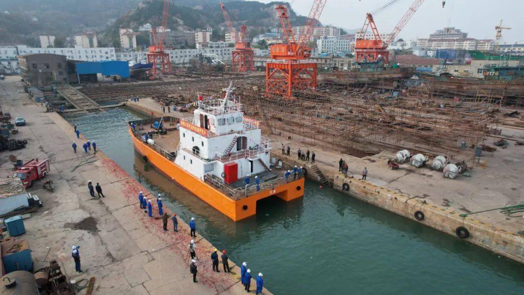 "石岛造"新型船舶下水_荣成_瑞海_作业