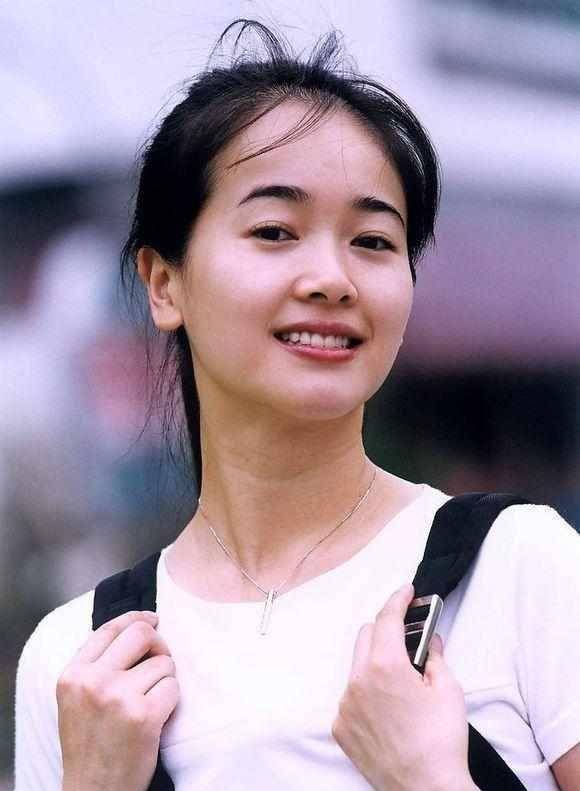 "氧气美女"左小青:陈道明唯一绯闻女友,嫁大20岁富豪生活幸福_演艺
