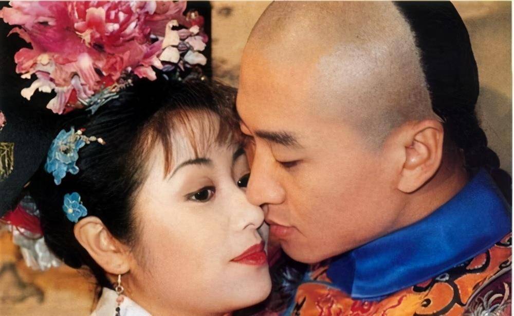 看了周杰和林心如的合照,才知当年的关系这么好,如今却形同陌路_因为