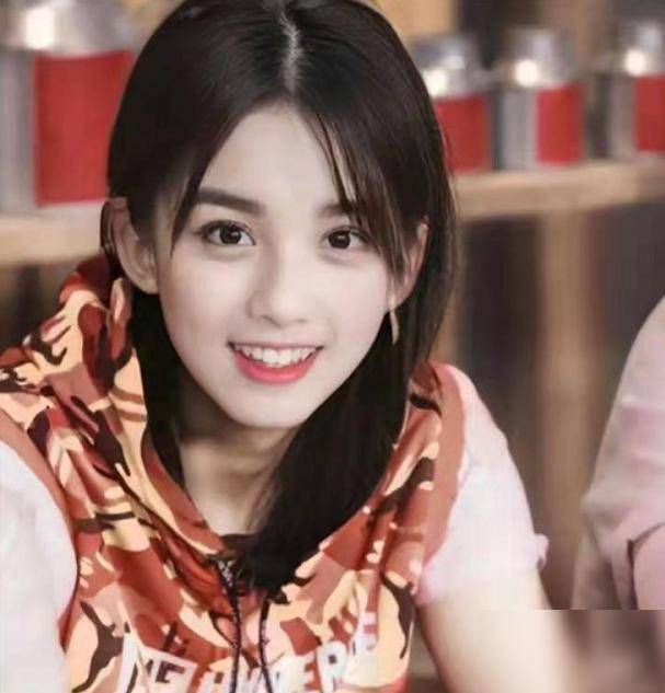 8位男星「性转」女生照片!