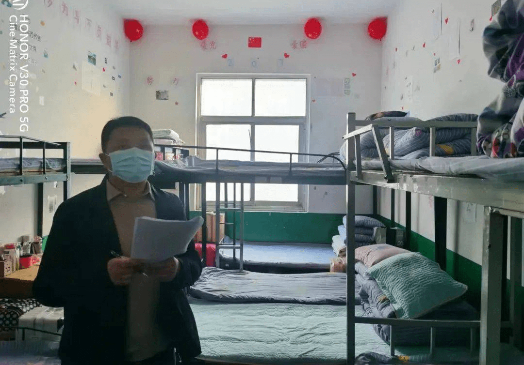 邓州市教体局领导莅临六高中检查早晚自习及学校管理工作_辅导_教育