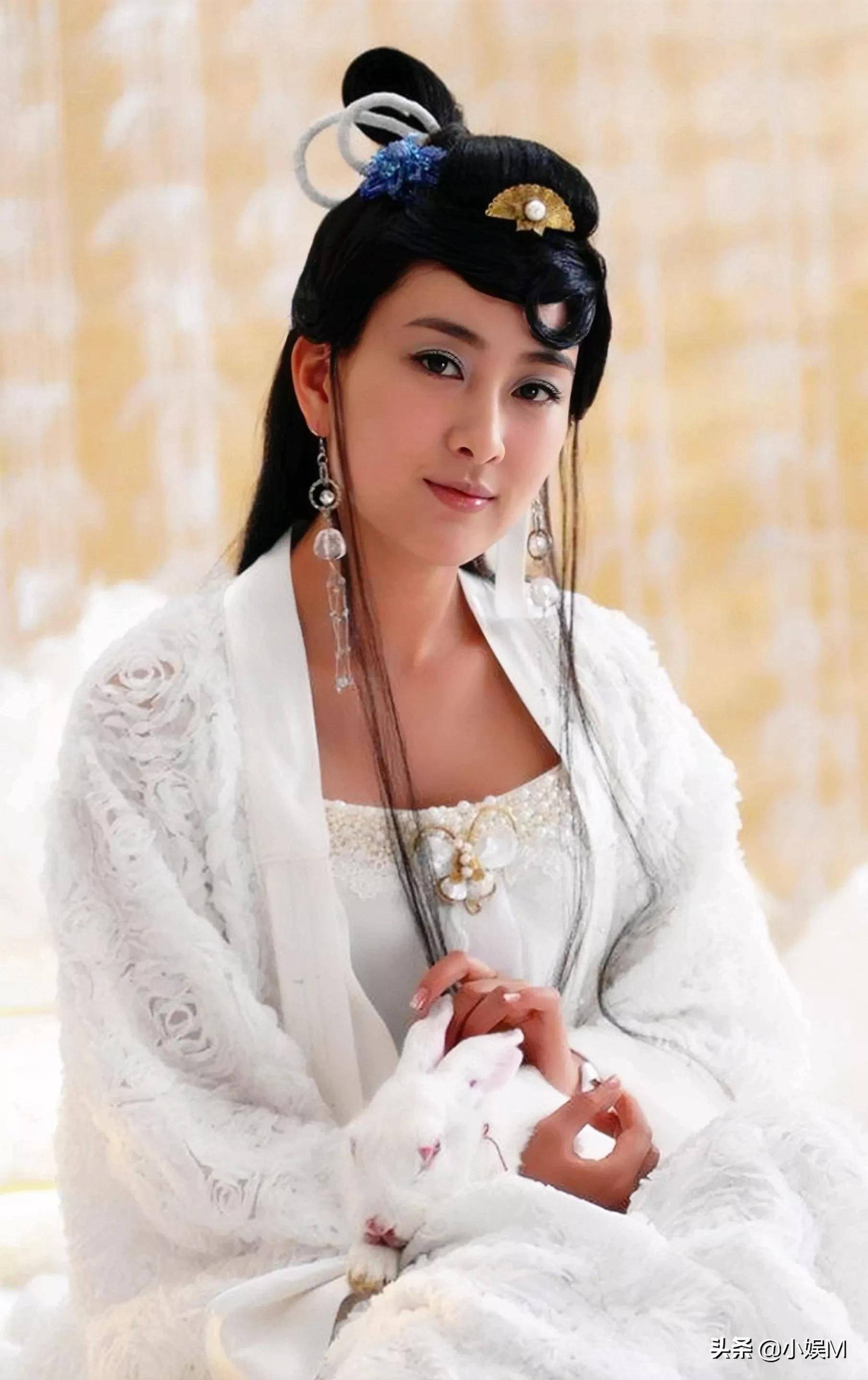 颜值都没什么问题,但气质和神韵总是感觉"差点意思"