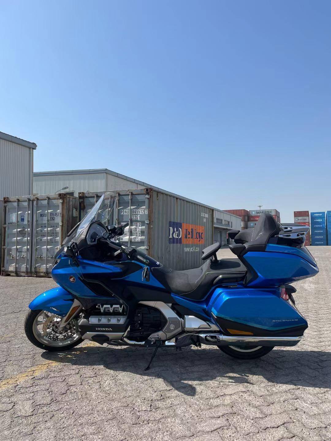 本田"金翼"扛不住了,落地50万,精致元素飙升,大摩托锋范十足_搜狐汽车