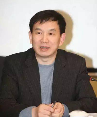 自杭州大学毕业后他进入了浙江省档案局,6年之后,即1988年,周庆治已经