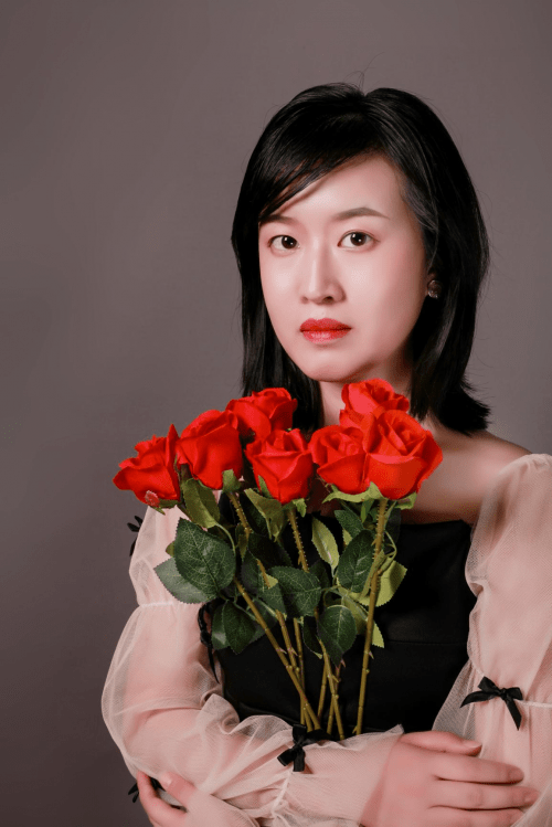 模特子熙:文静淑女气质得以完美的展现_表演_行业_工作