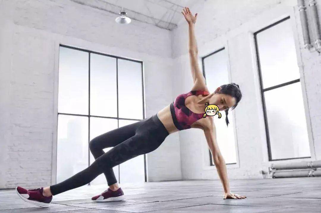 44岁李小冉身材好到犯规,火辣吸睛不输柳岩,网友:把持不住_瑜伽_身体