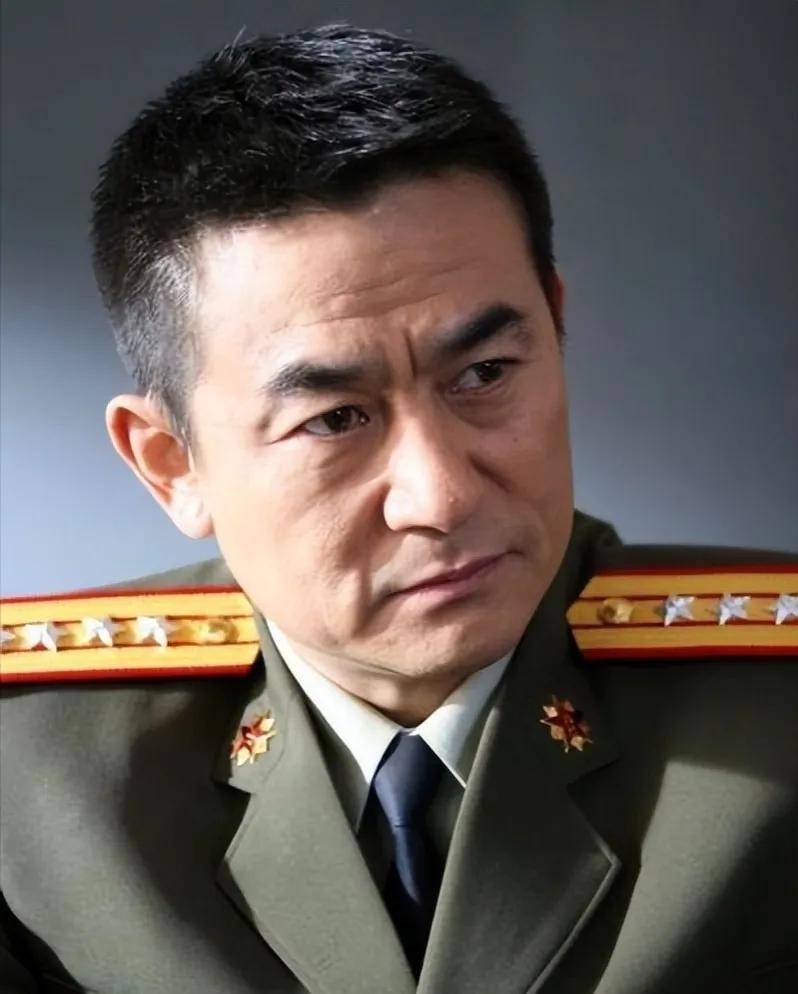 长青李洪涛,在银幕外娶了老师的女儿,35年没有绯闻_妻子_胡军_毕业