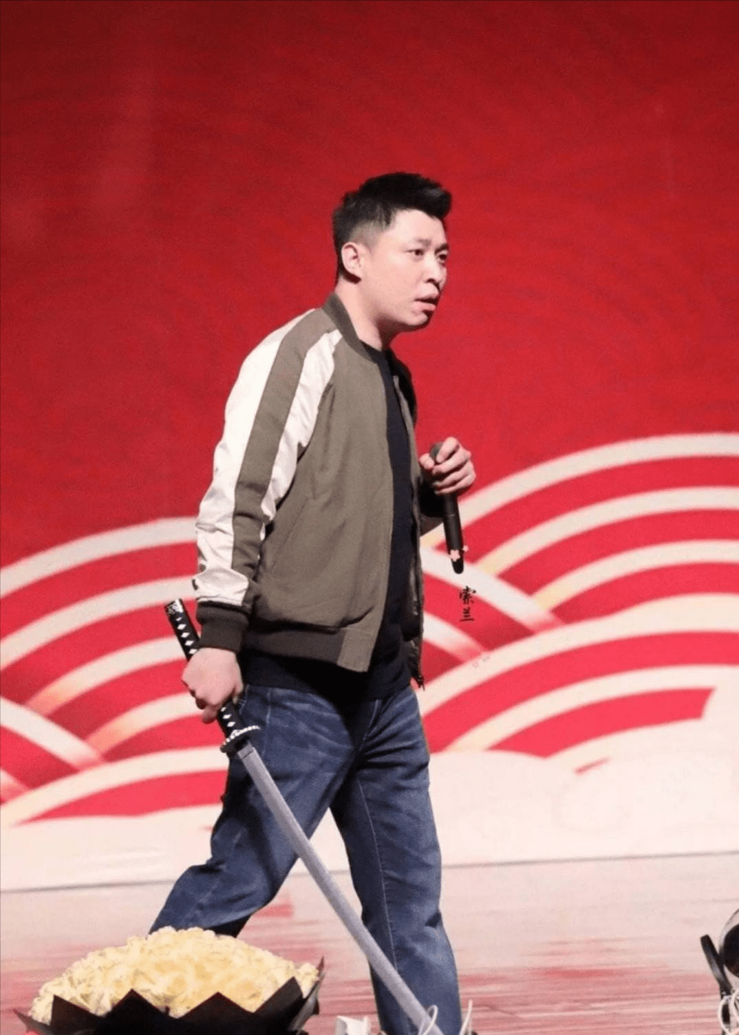 忠肝义胆李鹤东:曹云金大闹生日宴见他秒怂,为救德云社不惜卖房