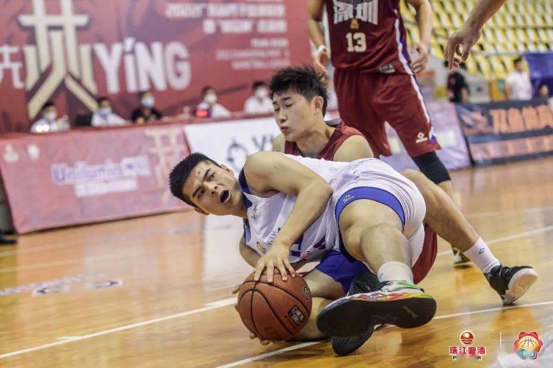 湛江欢乐家队9号姚耀敏开启了个人秀连续得分表演,一人独砍9分,率领