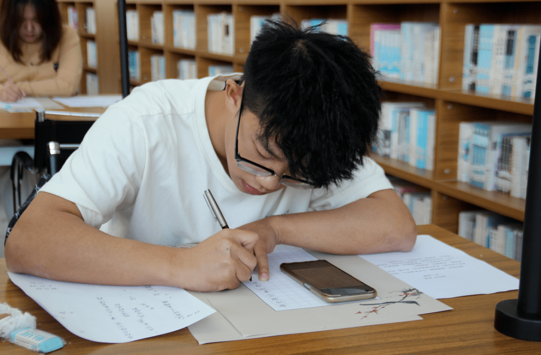 硬笔书法大赛|绿岛学子在诗词书写中坚定文化自信_作品_决赛_传承