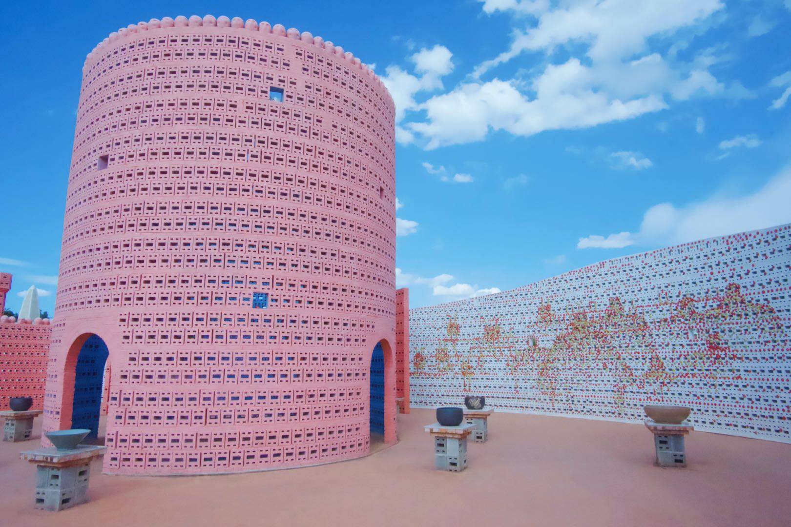 云南废弃老窑改造成蚂蚁宫殿,还原蚂蚁王国,体验做蚂蚁的一天_蚁穴