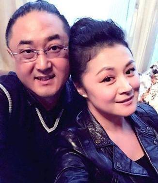 内悼念"谢大脚",王小利,小沈阳众人发文悼念:小姨走好_噩耗_消息_家人