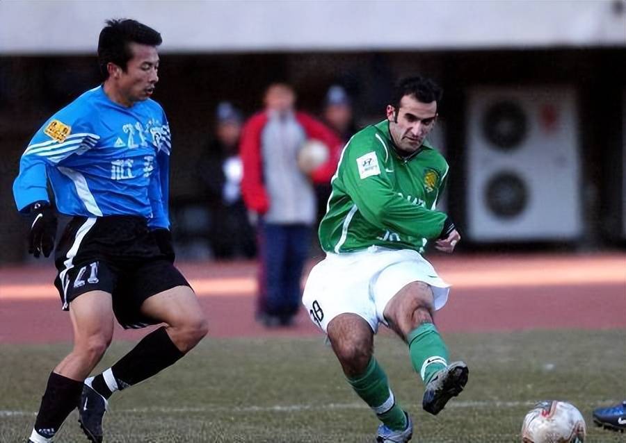 大连足球史上今天:2003年11月16日3外援缺阵,实德0-0国安,退出甲a冠军