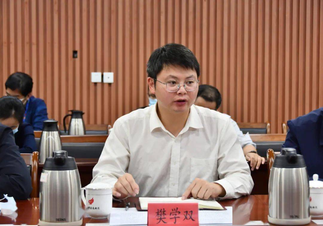 樊学双指出要坚定思想,紧绷思想之弦,持续加强"无疫小区"卡口查验工作