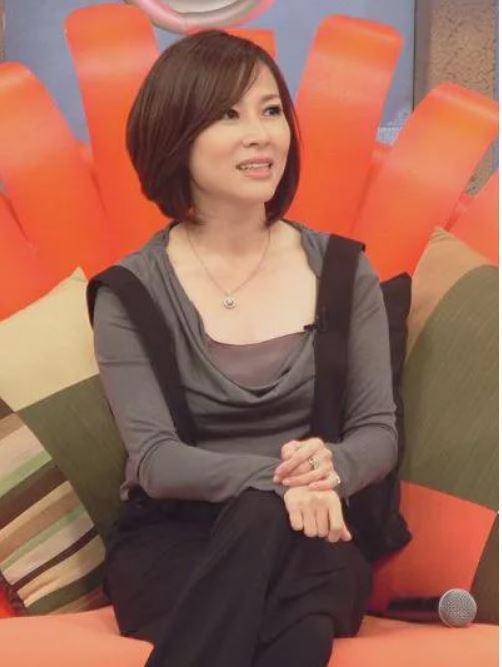 "玉女天后"林慧萍:初恋姜育恒,情断张菲,58岁未婚没孩子_公司_专辑