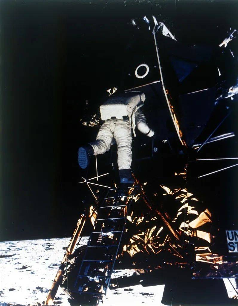 时隔50年人类重返月球: NASA登月级火箭发射成功!