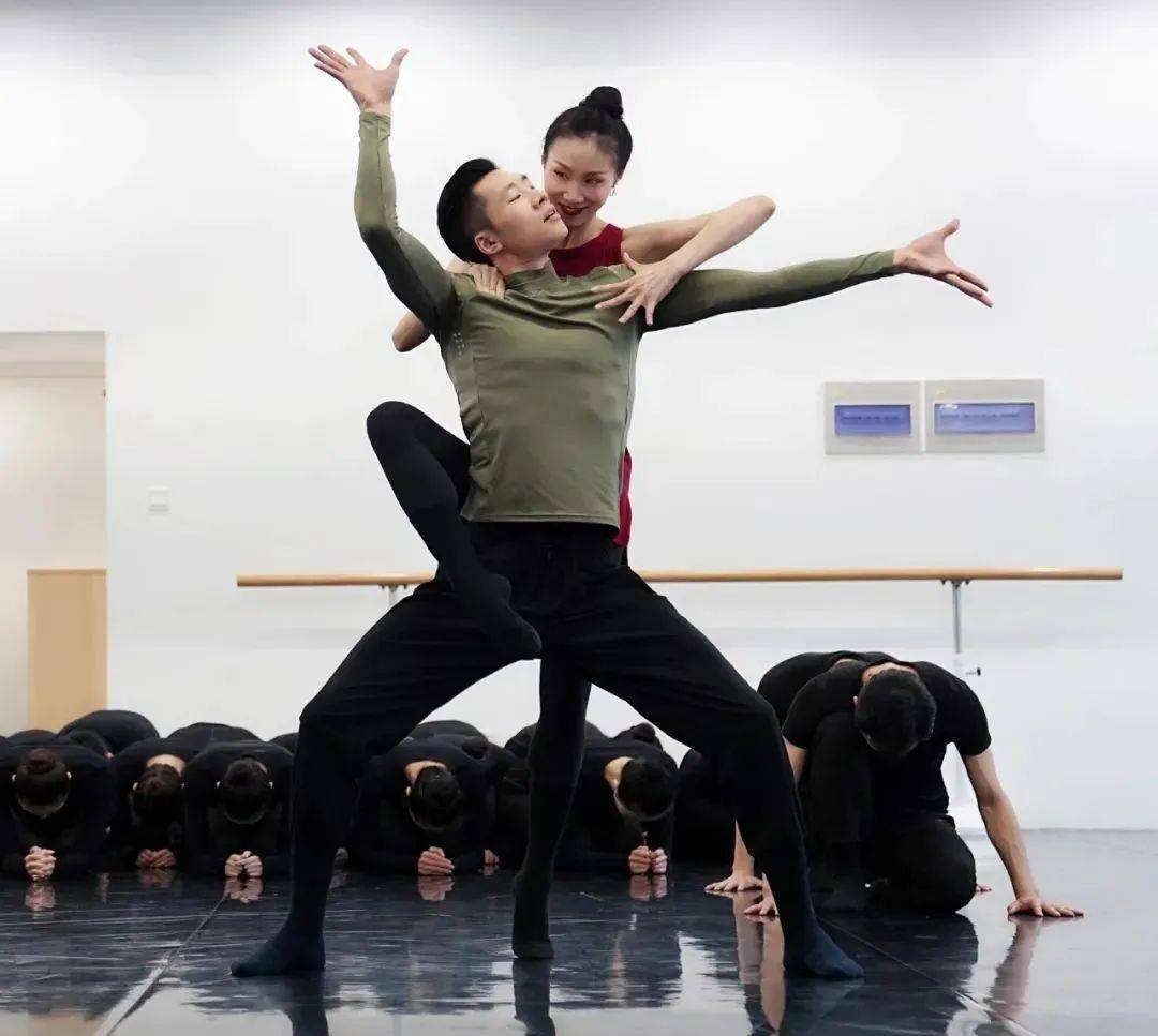 上海歌剧院舞剧团探班丨《九歌》首度亮相 《嫦娥》焕新归来