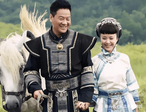 70后男艺人连奕名,一婚娶陈实仅维系5年,二婚娶杨若兮家庭幸福_经历