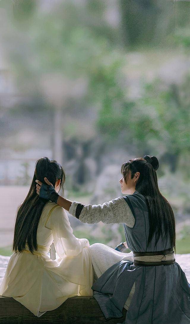 《有翡》周翡谢允同框背影合集,这是什么神仙背影,我酸了!