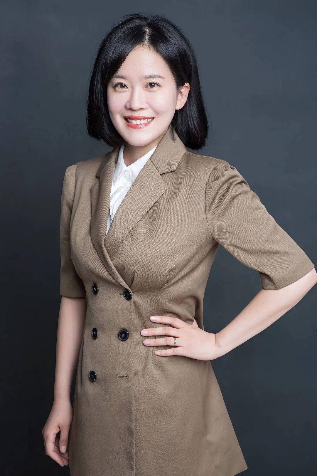 知名青年艺术家刘菲老师专业指导,启发创作灵感,并带领完成作品创作.