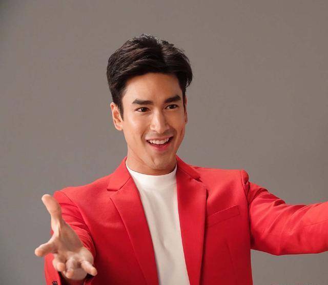 泰星na哥将部分工资交给女友保管,porshe已经有新恋情_nadech_yaya