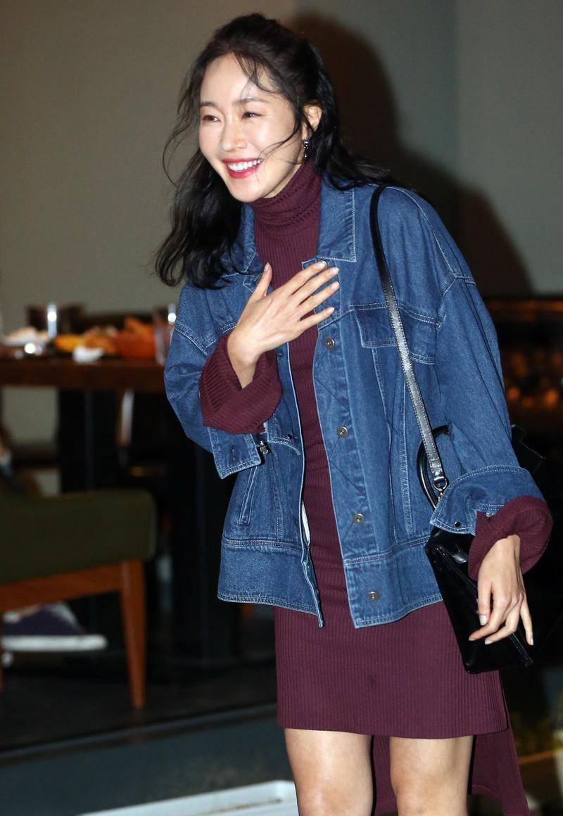 她在剧中饰演会谤法的少女,戏份可谓吃重!