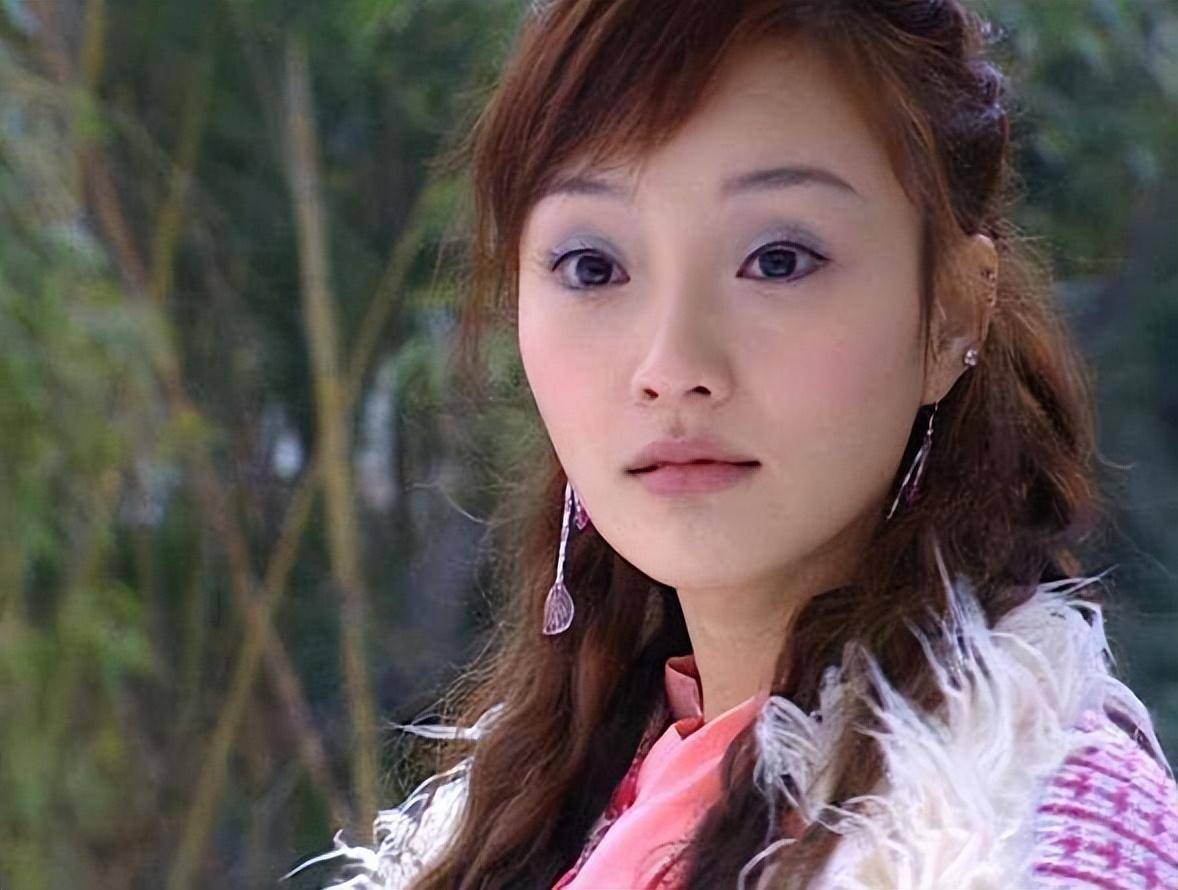 2007年,凭借着电视剧《奋斗》,李小璐再次红遍大江南北