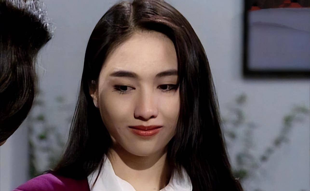 黎姿的生活就被安排的满满当当,出演了很多部优秀的影视剧,与郭富城