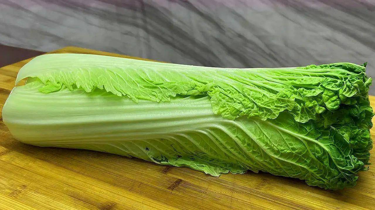 买大白菜时,要分清"青口菜"和"白口菜",口感差别大,别买错_老妈_菜叶