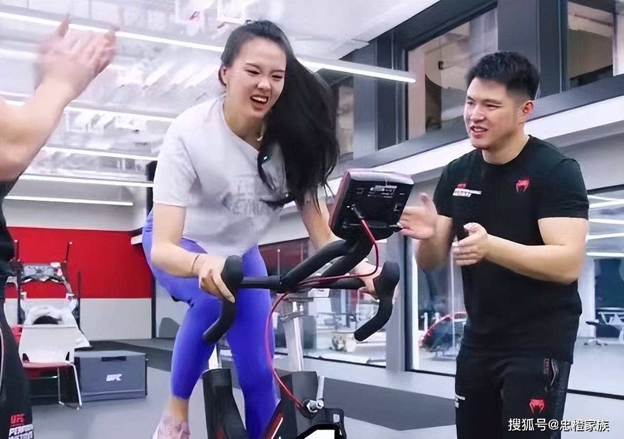 张常宁又参加综艺捞金,态度不端正让女排失望_中国女排_训练_活动