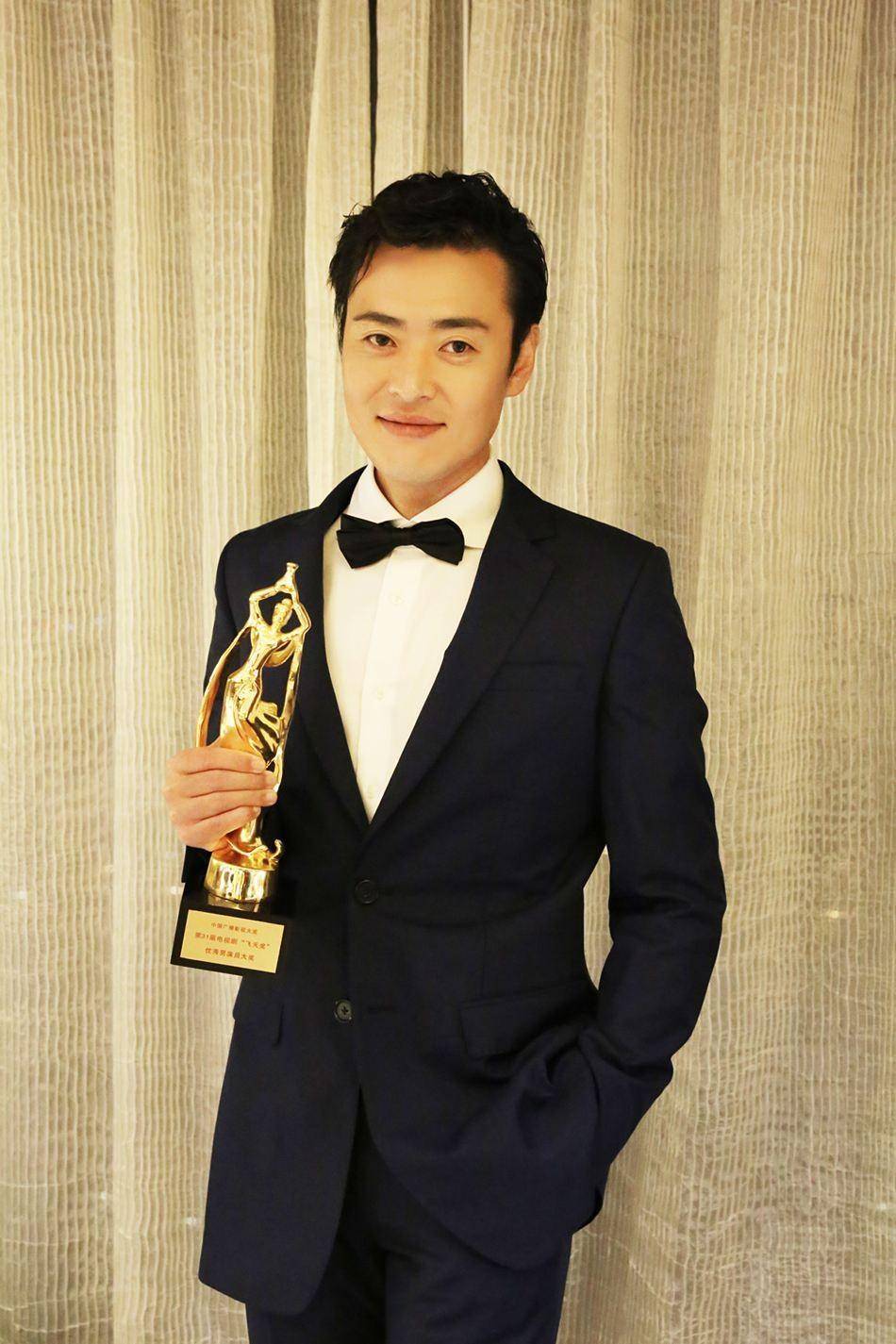 演员张彤:在我最沮丧的时候,是我老婆救了我_父母_生活_关思