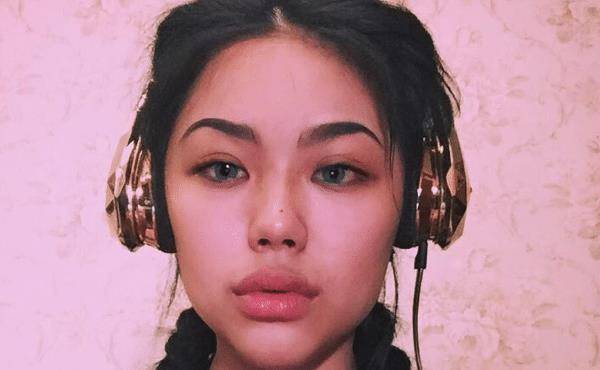 万妮达13岁接触hiphop文化,大学开始音乐创作,曾有全国13名的好成绩