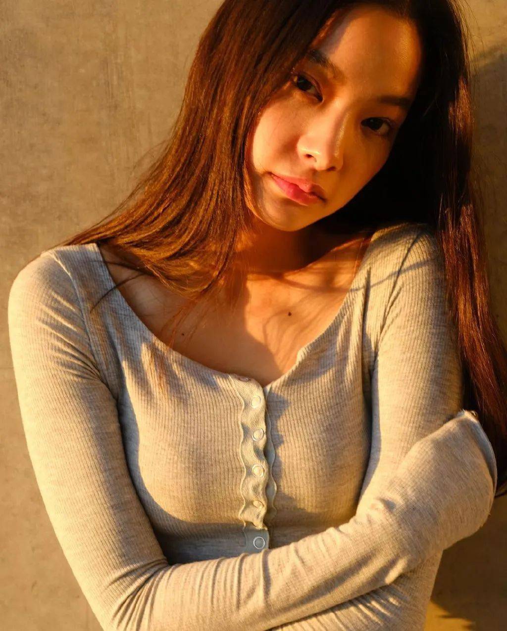 日本女星织田梨沙写真大秀小蛮腰！曼妙身材太性感妩媚