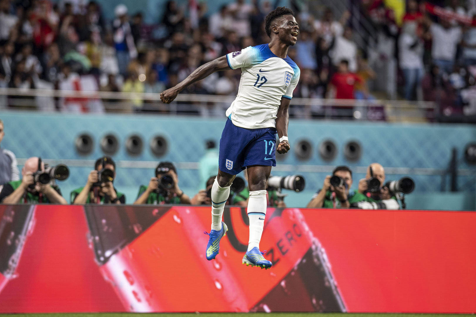 21岁首秀进2球,萨卡成世界杯最年轻梅开二度球员_比赛_进球_上下半场