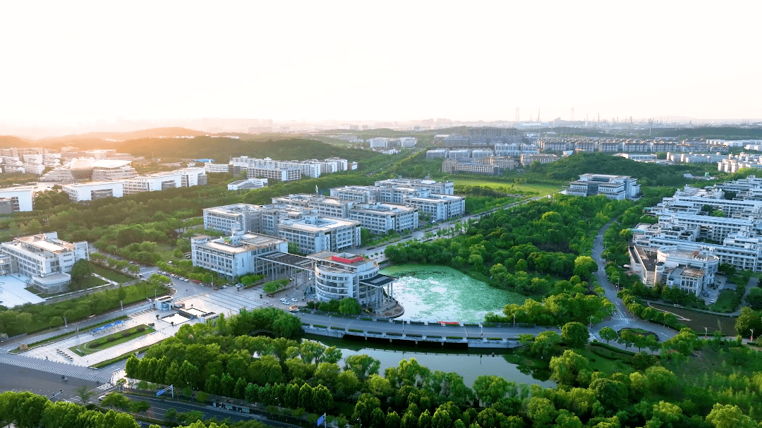 南京邮电大学80周年校庆专题片发布!凯歌前行!_创新_信息_发展