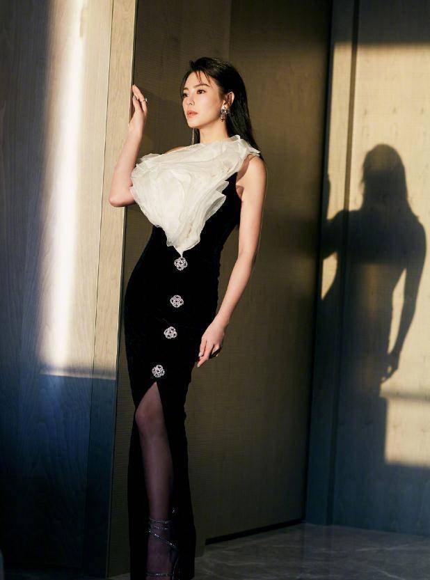 霸气美人鱼张雨绮都没有自信?