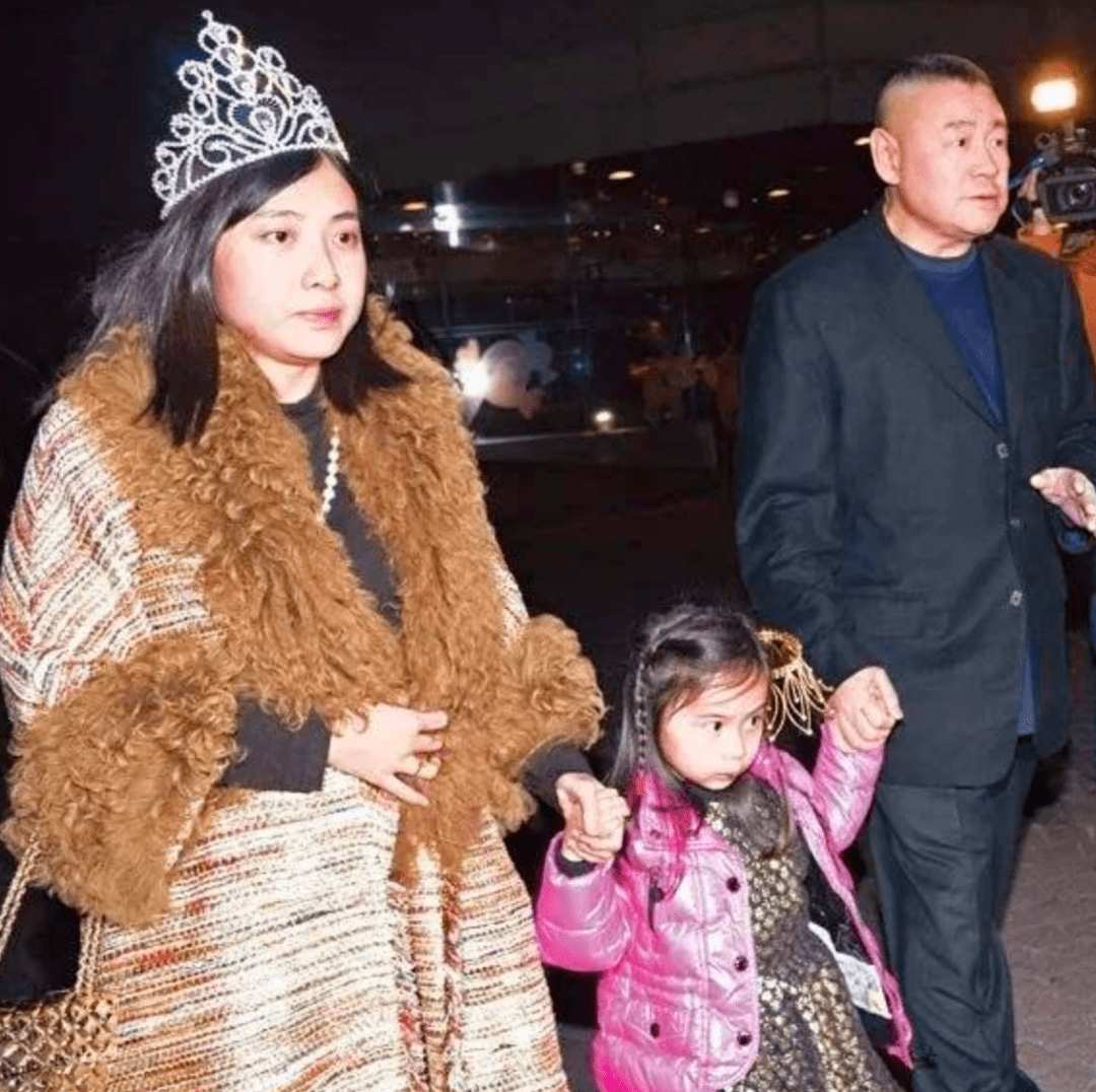 贵妇甘比逆袭记:坐拥700个爱马仕,穿衣不输女明星_大刘_香奈儿_包包