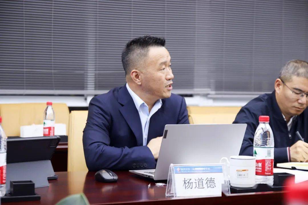 04总结要求活动尾声,工作室主持人,温州市职业中等专业学校校长黄威作