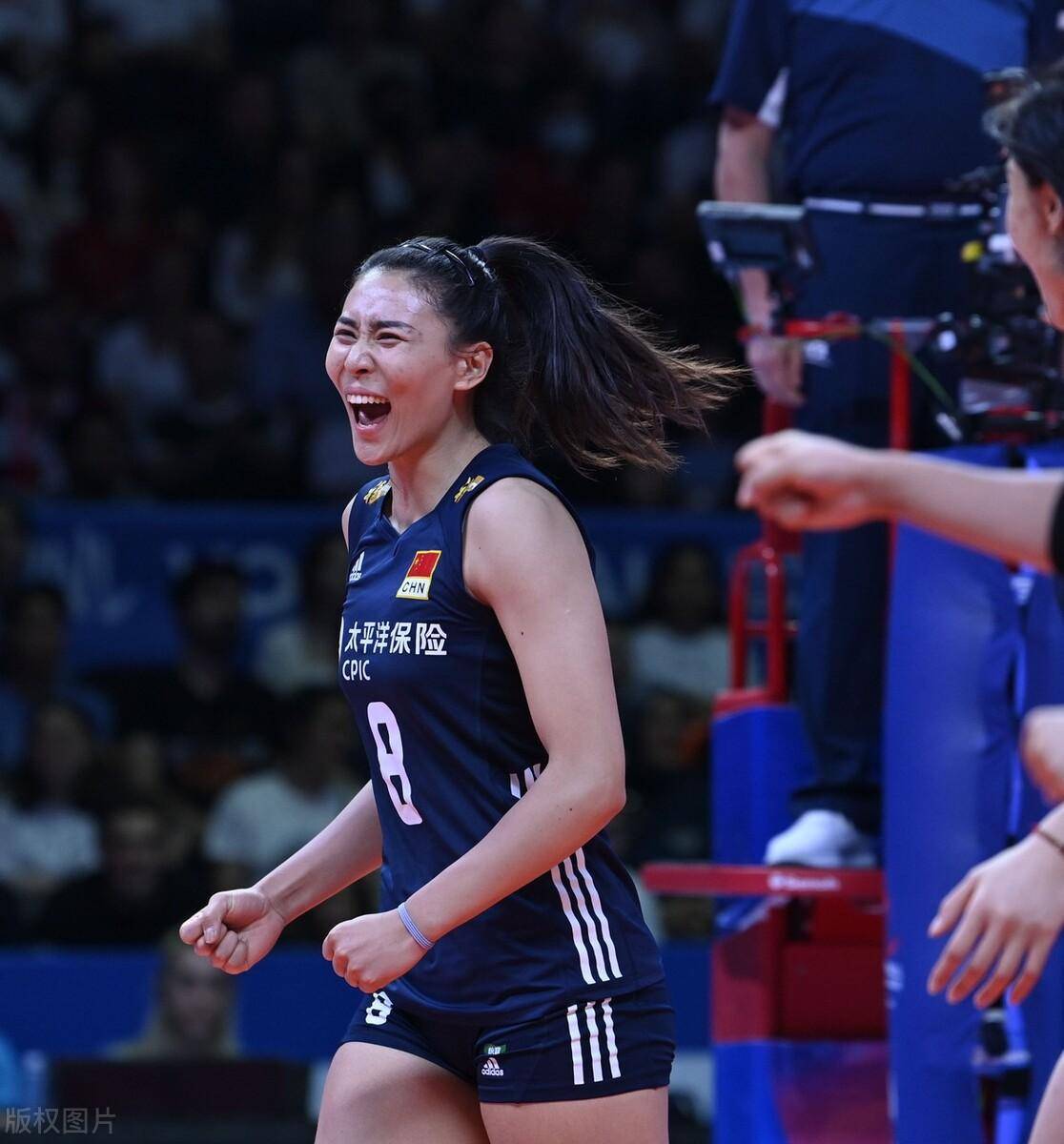 本场比赛北京女排在主攻位置用王云蕗和刘梦瑶首发,国家队替补主攻