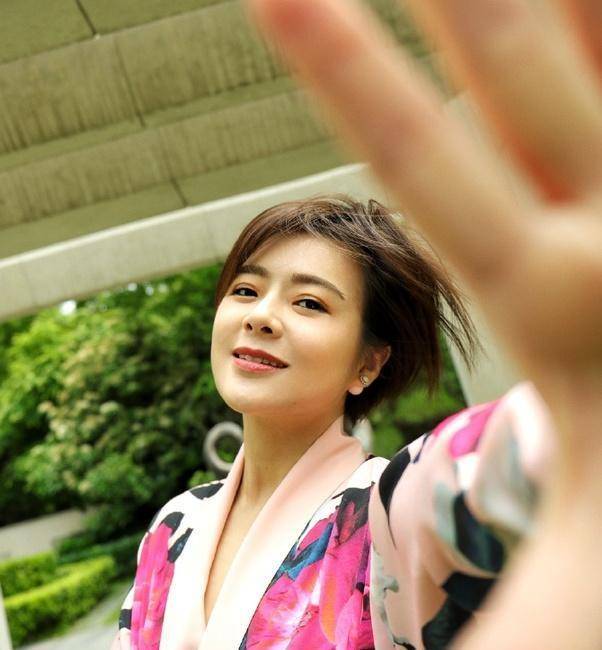 41岁上海美女主持陈辰惊艳亮相!