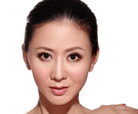 汤加丽在面对众人的歪想面前,曾说过"不是脱了衣服就是艺术,人体艺术