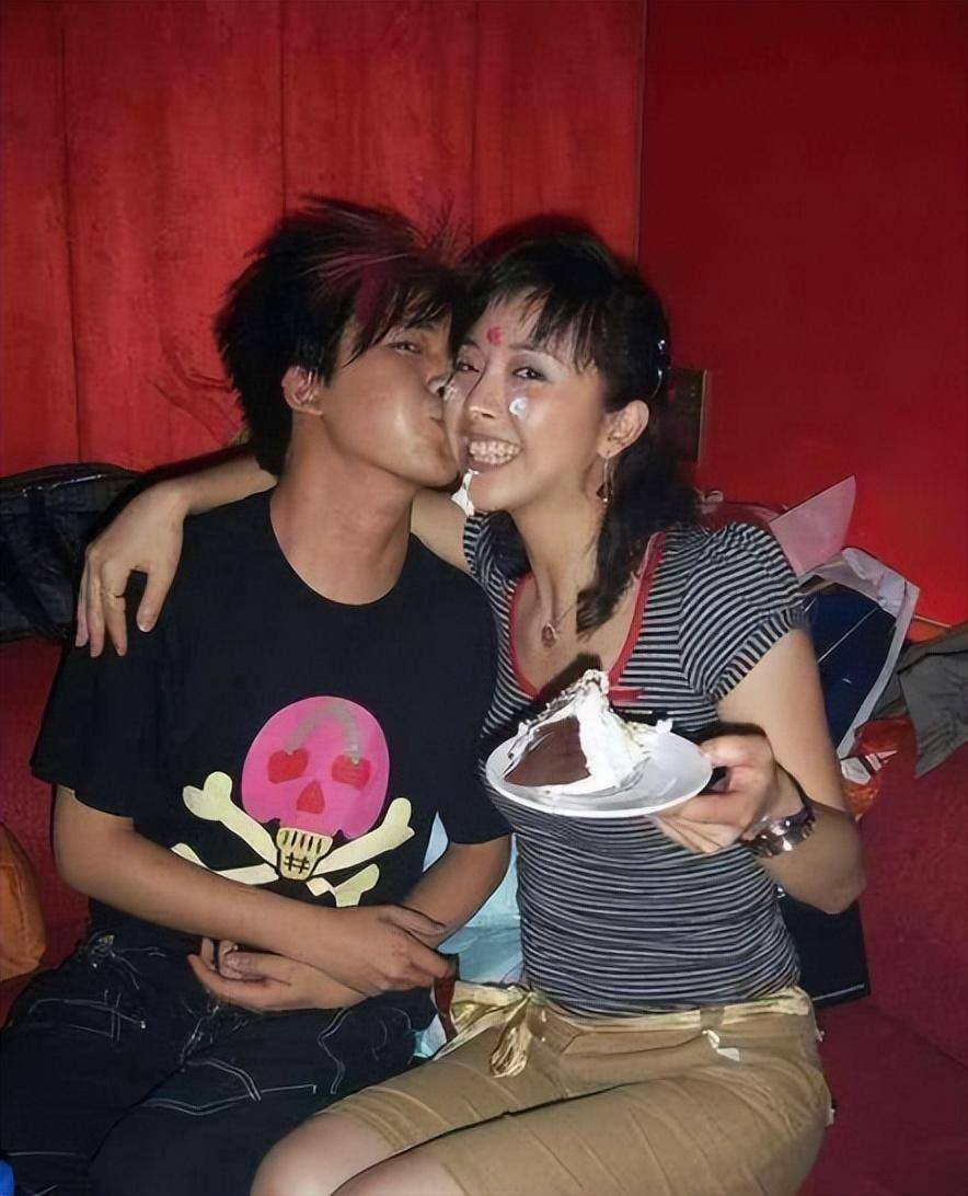 歌手大张伟:与乐队成员aa分账,大3岁"胖媳妇"常让他感动_付翀_音乐