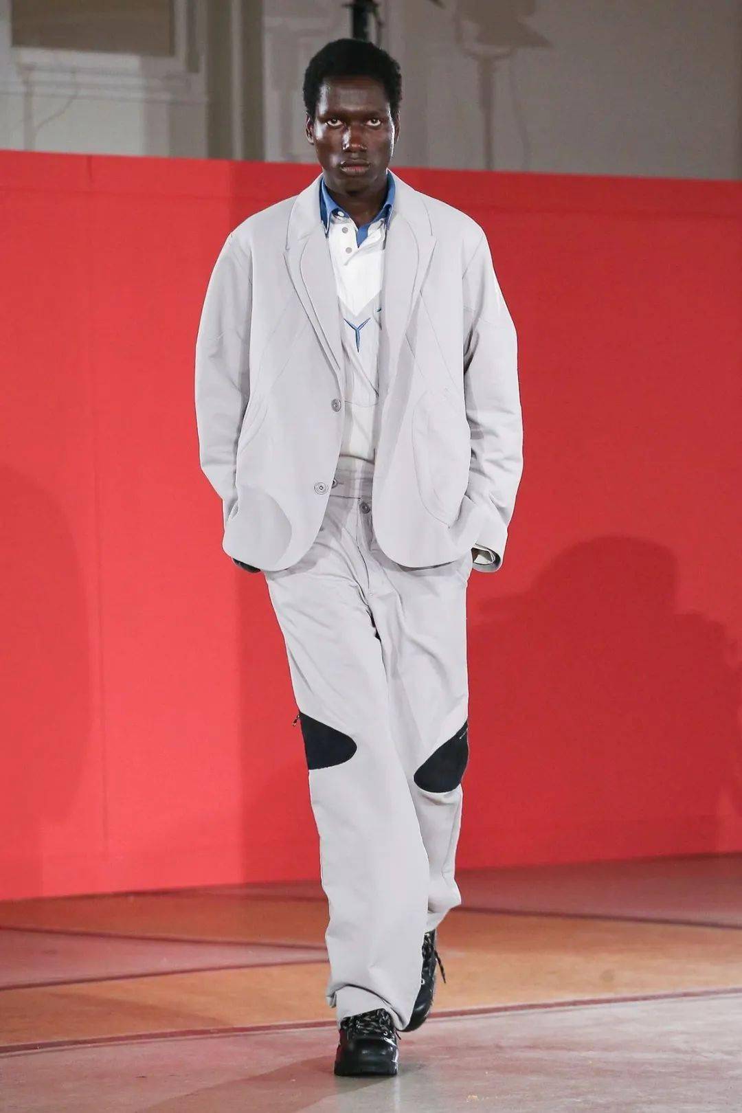 圣马丁新锐设计师kiko kostadinov挑战你对工装的想象_设计界_风格