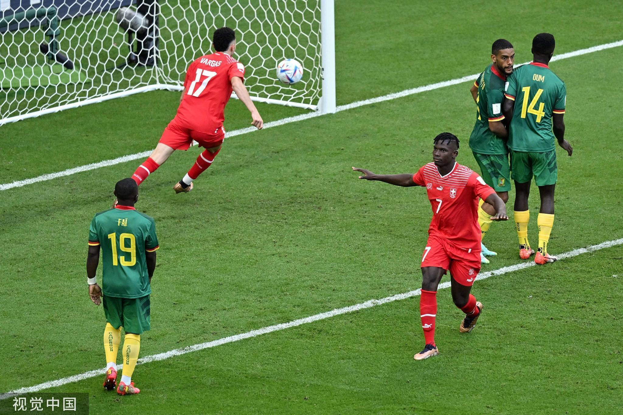 世界杯-索默屡救险恩博洛一击制胜 瑞士1-0喀麦隆