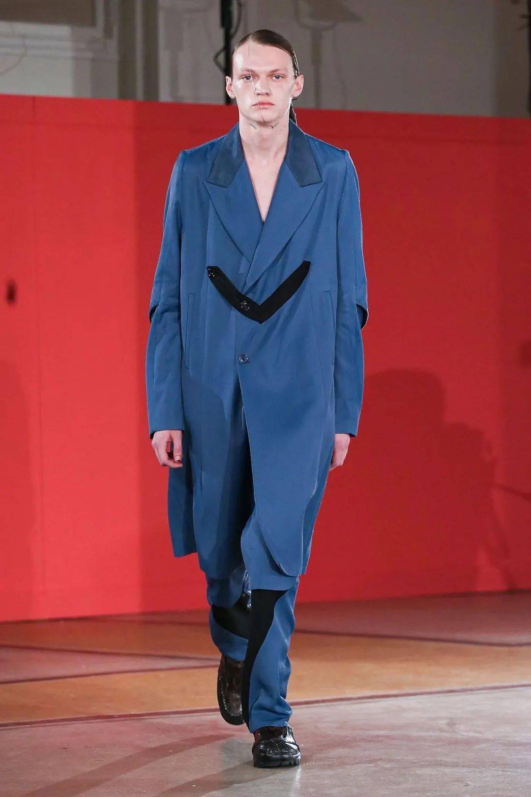 圣马丁新锐设计师kiko kostadinov挑战你对工装的想象_设计界_风格