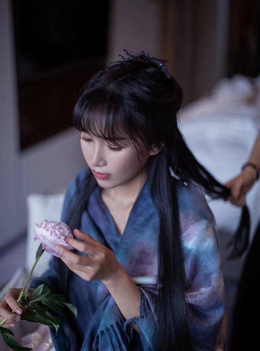 李子柒助理透露报警原因,因为被恶意诽谤,网友:警察叔叔太忙了_视频