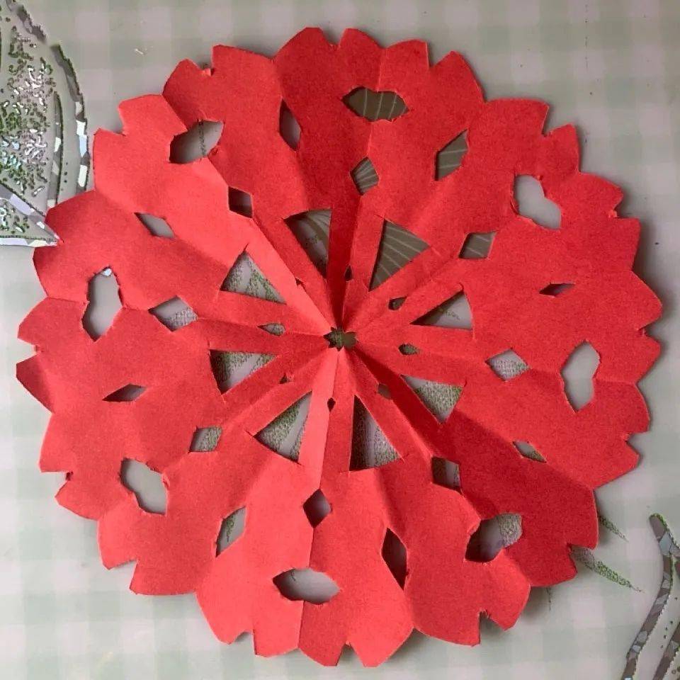 和南南一起学起来~珊瑚鲁能小学随着指尖在琴键上翩翩起舞一首首动听